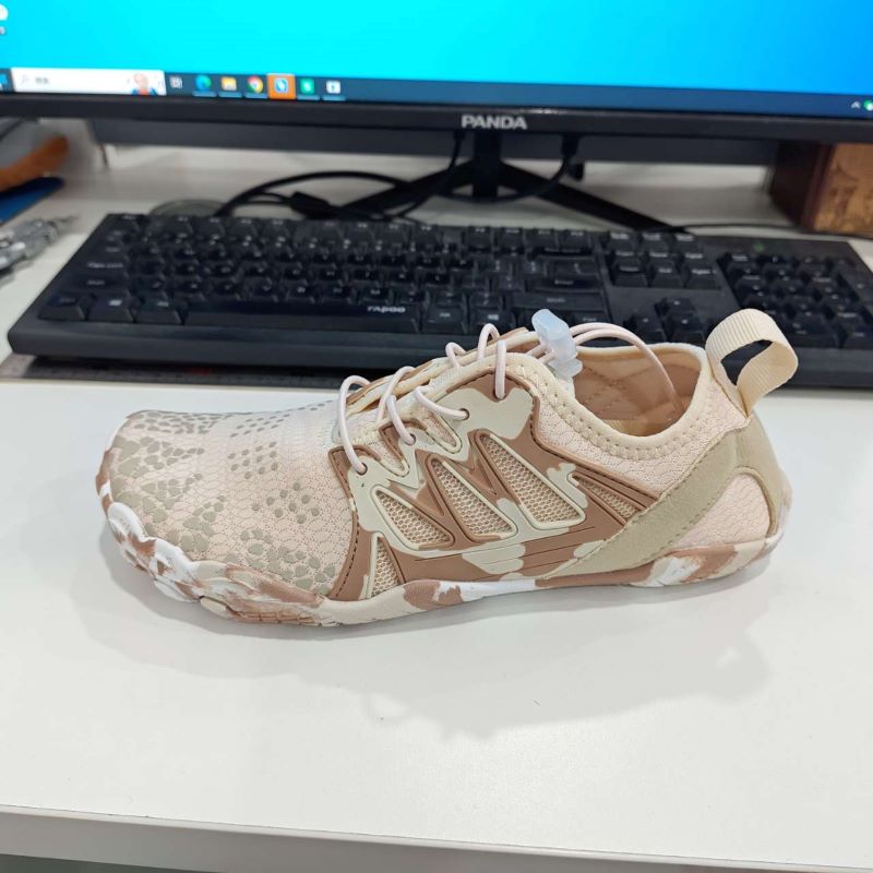 thumbnail image 2 of Zapatos de agua unisex sin resbalones Ligerosas Aqua Show Secado rápido Casual Wading Wading Sweakers para deportes de agua, 2 of 2